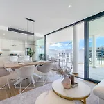 Luxury El Higueron West Апартаменты *